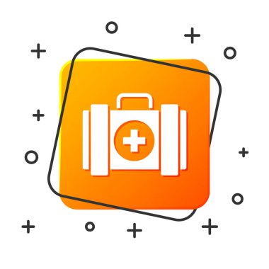 Beyaz Pet ilk yardım kiti simgesi beyaz arka plan üzerinde izole. Köpek ya da kedi pençesi izi. Klinik kutusu. Turuncu kare düğme. Vektör İllüstrasyonu