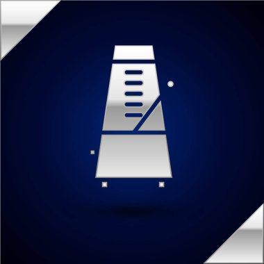 Koyu mavi arka planda izole edilmiş hareket simgesi olan Gümüş Klasik Metronom. Müzik ve ritim mekanizması. Vektör İllüstrasyonu