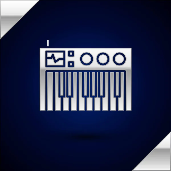 Silbernes Musiksynthesizer-Symbol isoliert auf dunkelblauem Hintergrund. elektronisches Klavier. Vektorillustration — Stockvektor