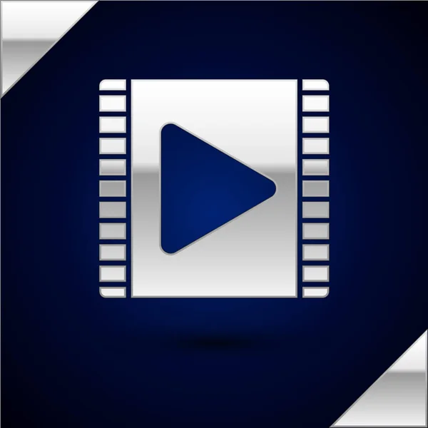 Icona Silver Play Video isolata su sfondo blu scuro. Striscia di pellicola con segno di gioco. Illustrazione vettoriale — Vettoriale Stock