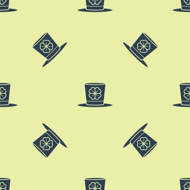 Mavi Leprikon şapka ve dört yapraklı yonca ikonu sarı arka planda izole edilmiş pürüzsüz desen. Aziz Patrick gününüz kutlu olsun. Vektör İllüstrasyonu