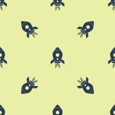 Yangın simgesi sarı arka plan üzerinde izole dikişsiz desen ile Mavi Roket gemi. Uzay yolculuğu. Vektör İllüstrasyonu