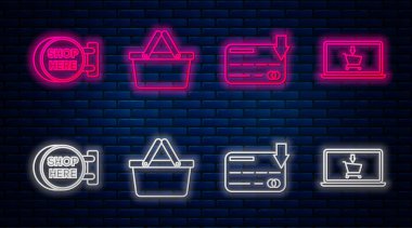 Alış veriş sepeti, kredi kartı, burada bir dükkan ve ekran laptopunda alışveriş arabasıyla asılı tabela. Tuğla duvarda parlayan neon simgesi. Vektör