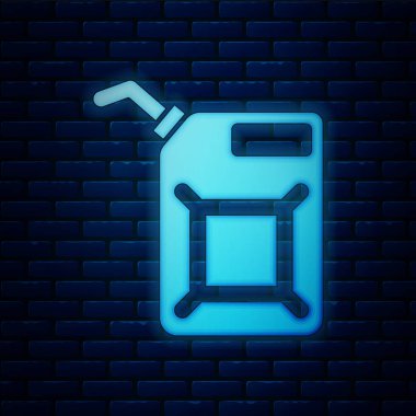 Tuğla duvar arka plan üzerinde izole benzin simgesi için parlak neon teneke kutu. Dizel benzin simgesi. Vektör çizim