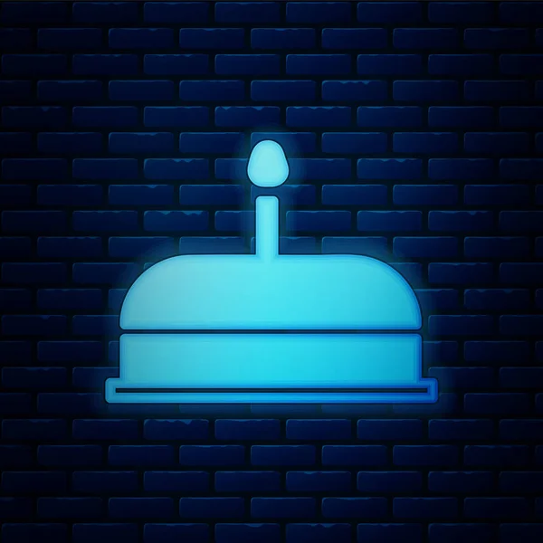 Izzó neon torta égő gyertyák ikon elszigetelt téglafal háttér. boldog születésnapot. Vektoros illusztráció — Stock Vector