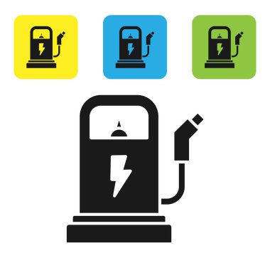 Siyah Elektrikli araba şarj istasyonu simgesi beyaz arka planda izole edildi. Eko elektrik yakıt pompası tabelası. Renkli kare düğmeleri ayarlayın. Vektör İllüstrasyonu