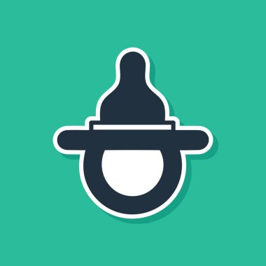 Yeşil arkaplanda mavi bebek emziği simgesi izole edildi. Çocuk oyuncağı. Vektör İllüstrasyonu