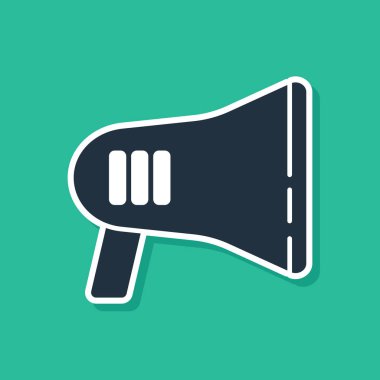 Mavi megafon simgesi yeşil arka planda izole. Yüksek sesle konuşma uyarısı kavramı. Ağızlık için Bullhorn çığlık promosyonu. Vektör Illustration