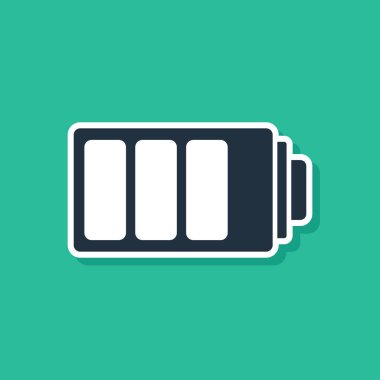 Mavi pil şarj seviyesi göstergesi simgesi yeşil arka planda yalıtılmış. Vektör Illustration