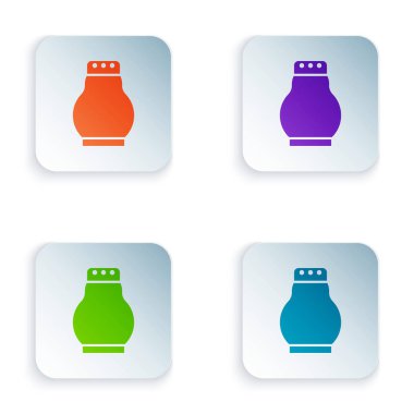 Beyaz arkaplanda izole edilmiş renk tuzu ve biber ikonu. Yemek pişirme baharatları. Kare düğmelere simgeleri yerleştir. Vektör İllüstrasyonu