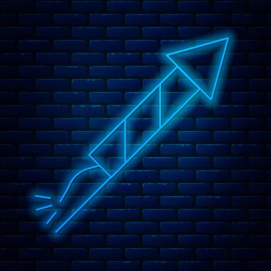 Parlayan neon hattı Firework roket ikonu tuğla duvar arka planında izole edildi. Eğlence partisi anlayışı. Patlayıcı havai fişek sembolü. Vektör İllüstrasyonu