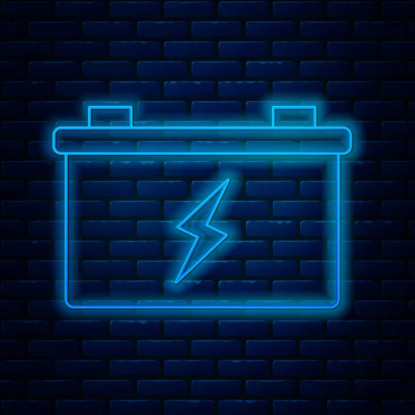 Gloeiende neon lijn Auto batterij pictogram geïsoleerd op baksteen muur achtergrond. Accumulator batterij energie en elektriciteit accumulator batterij. Vector Illustratie — Stockvector