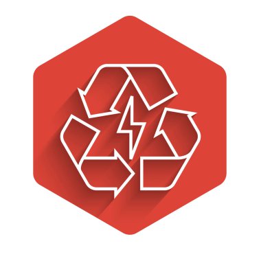Geri dönüşüm sembolü simgesi olan beyaz çizgi pili uzun gölgeli izole edilmiş. Geri dönüşüm sembollü pil - yenilenebilir enerji konsepti. Kırmızı altıgen düğmesi. Vektör İllüstrasyonu
