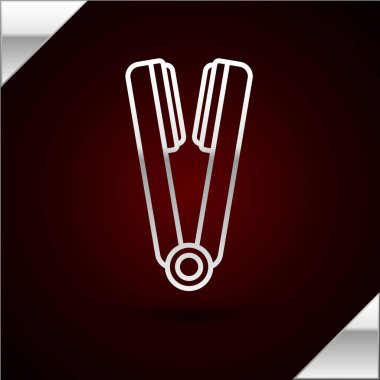 Koyu kırmızı arka planda izole edilmiş saç ikonu için gümüş çizgili saç maşası. Saç düzleştirici ikonu. Vektör İllüstrasyonu