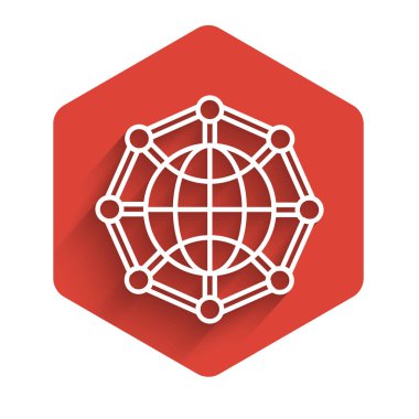 Beyaz çizgi Küresel teknoloji ya da sosyal ağ simgesi uzun gölgeli izole edilmiş. Kırmızı altıgen düğmesi. Vektör İllüstrasyonu