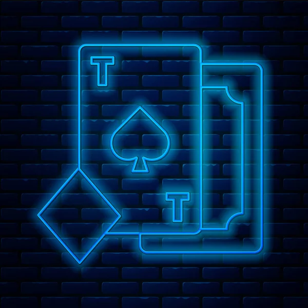 Zářící neonová čára Hrací karta s ikonou pikového symbolu izolovaná na pozadí cihlové stěny. Hazard v kasinu. Vektorová ilustrace — Stockový vektor