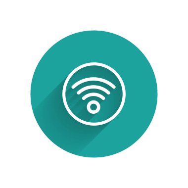 Beyaz Wi-Fi kablosuz internet ağı sembolü uzun gölgeli izole edilmiş. Yeşil daire düğmesi. Vektör İllüstrasyonu