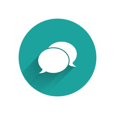 Beyaz Konuşma baloncuk sohbet simgesi uzun gölgeli izole. İleti simgesi. İletişim ya da yorum sohbet sembolü. Yeşil daire düğmesi. Vektör İllüstrasyonu