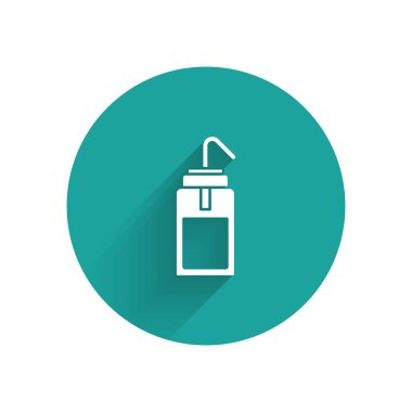 Kimya için beyaz laboratuvar yıkama şişesi ve uzun gölgeli bilim laboratuarı ikonu. Su ve çözücü spreyler için ekipman. Yeşil daire düğmesi. Vektör İllüstrasyonu