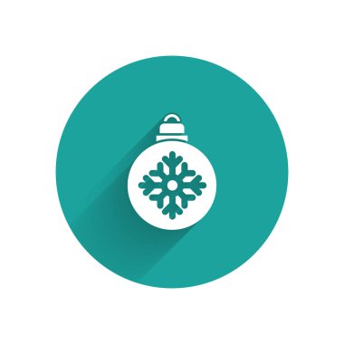 Uzun gölgeli beyaz Noel balosu ikonu. Mutlu Noeller ve mutlu yıllar. Yeşil daire düğmesi. Vektör İllüstrasyonu