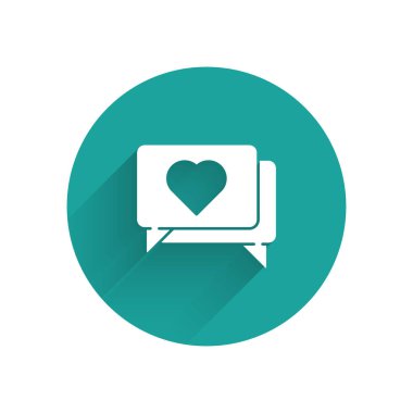 Beyaz Benzerlik ve kalp simgesi uzun gölgelerle izole edilmiş. Karşıt Bildirim Simgesi. Insta 'yı takip et. Yeşil daire düğmesi. Vektör İllüstrasyonu