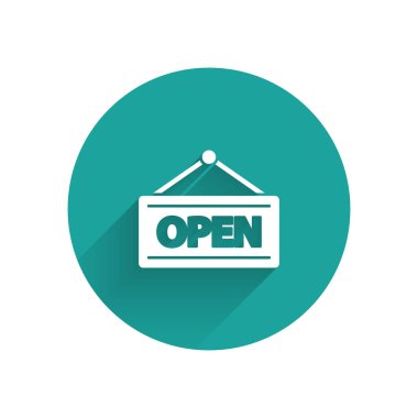 Metin ile beyaz asılı işareti uzun gölge ile yalıtılmış açık kapı simgesi. Yeşil daire düğmesi. Vektör Illustration