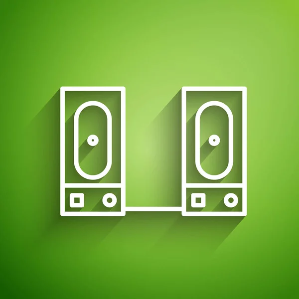 Línea blanca Icono de altavoz estéreo aislado sobre fondo verde. Altavoces del sistema de sonido. Icono musical. Equipo de altavoz de columna musical bajo. Ilustración vectorial — Vector de stock