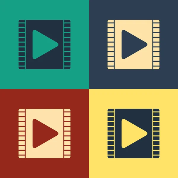 Farbwiedergabe-Video-Symbol isoliert auf farbigem Hintergrund. Filmstreifen mit Spielzeichen. Vintage-Stil Zeichnung. Vektorillustration — Stockvektor
