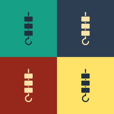 Renkli ızgara şiş kebabı şiş çubuğu ikonu renk arkaplanında izole edilmiş. Şiş çubukta et kebabı. Izgara etle piknik. Klasik tarzda çizim. Vektör İllüstrasyonu