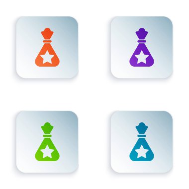 Beyaz arka planda izole edilmiş renkli Noel Baba hediye paketi ikonu. Noel hediyeleri çuvalı. Mutlu Noeller ve mutlu yıllar. Kare düğmelere simgeleri yerleştir. Vektör İllüstrasyonu