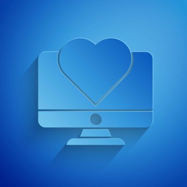 Kağıt kesikli bilgisayar monitörü ve mavi arkaplanda kalp simgesi var. Sevgililer Günü. Kağıt sanatı tarzı. Vektör İllüstrasyonu