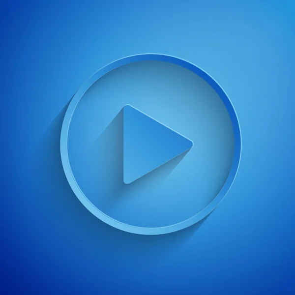 Play in circle icon isolated on blue background. Бумажный стиль. Векторная миграция — стоковый вектор