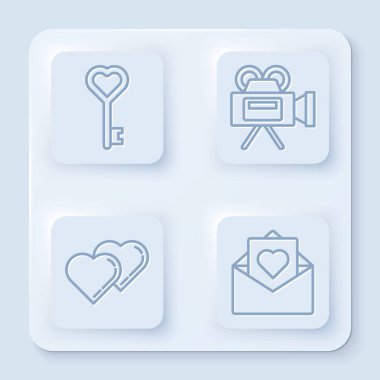 Anahtar 'ı kalp şeklinde ayarla, sinema kamerası, İki Bağlı Kalp ve Sevgililer Günü kalbiyle Zarf. Beyaz kare düğme. Vektör