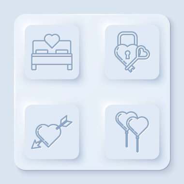 Yatak odası, kale kalp ve anahtar şeklinde, aşk sembolü kalp, ok ve kurdeleli balonlar şeklinde. Beyaz kare düğme. Vektör