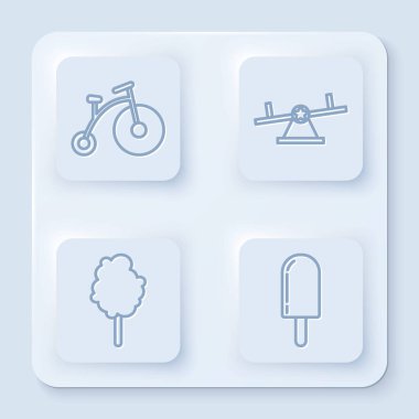 Büyük tekerli klasik bisiklet ve küçük tahterevalli, pamuk şeker ve dondurma. Beyaz kare düğme. Vektör