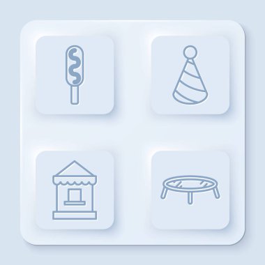 Sıra mısırlı sosis, parti şapkası, bilet gişesi ve trambolin. Beyaz kare düğme. Vektör