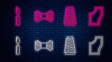 Çizgi dikiş ipliğini makaraya, dikiş ipliğini makaraya, kesme aletini ve dikiş desenini ayarla. Tuğla duvarda parlayan neon simgesi. Vektör
