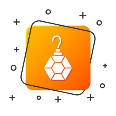 Beyaz küpe simgesi beyaz arkaplanda izole edilmiş. Mücevher aksesuarları. Turuncu kare düğme. Vektör İllüstrasyonu