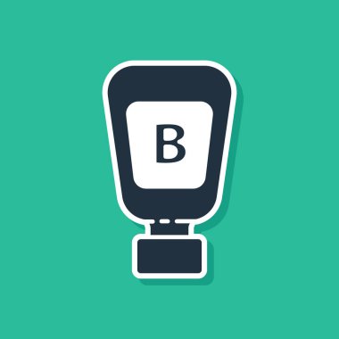 Mavi sos şişe simgesi yeşil arka planda izole. Ketçap, hardal ve mayonez şişeleri ile hızlı yemek için sos. Vektör Illustration