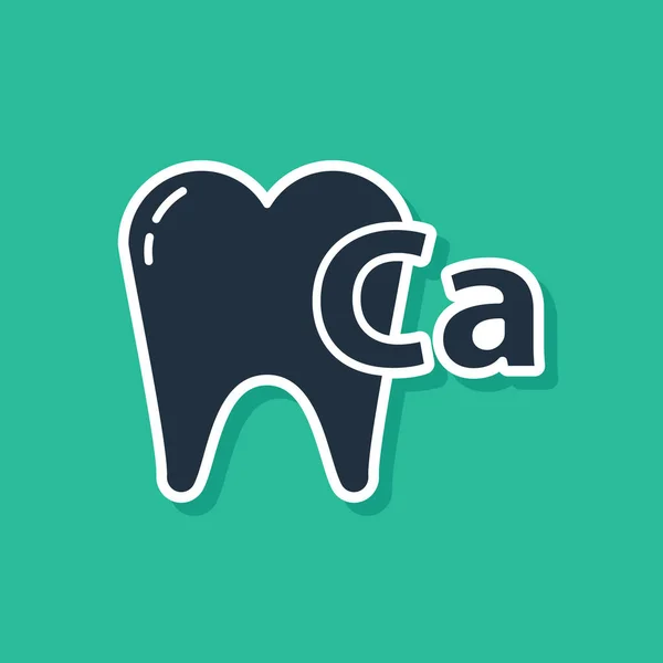 緑色の背景に単離された歯のアイコンのための青カルシウム。歯科クリニックや歯科医療センターの歯のシンボル。ベクターイラスト — ストックベクタ