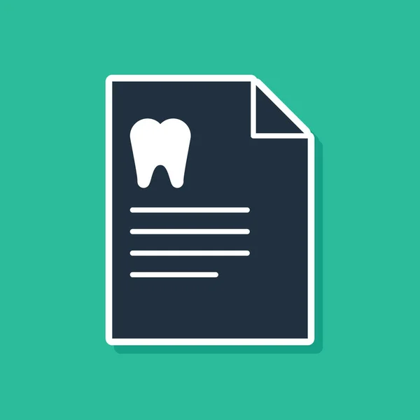 Clipboard azul com cartão dental ou paciente ícone de registros médicos isolados em fundo verde. Seguro dentário. Relatório da clínica dentária. Ilustração vetorial — Vetor de Stock