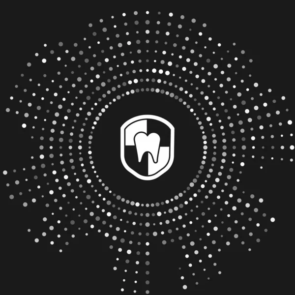 Witte tandheelkundige bescherming pictogram geïsoleerd op grijze achtergrond. Tand op schild logo. Abstracte cirkel willekeurige stippen. Vector Illustratie — Stockvector