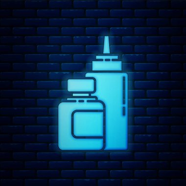 Parlak neon sos şişe simgesi tuğla duvar arka planda izole. Ketçap, hardal ve mayonez şişeleri ile hızlı yemek için sos. Vektör Illustration