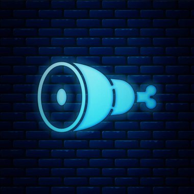 Parlayan neon tavuk bacak ikonu tuğla duvar arkasında izole edildi. Tavuk budu. Vektör İllüstrasyonu