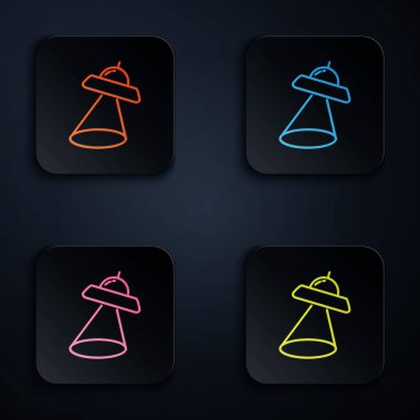Renkli neon hattı Ufo uçan uzay gemisi simgesi siyah arkaplanda izole edildi. Uçan daire. Uzaylı uzay gemisi. Gelecekteki bilinmeyen uçan nesne. Kare düğmelere simgeleri yerleştir. Vektör İllüstrasyonu