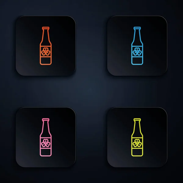 彩色霓虹灯线啤酒瓶与四个叶子三叶草图标隔离在黑色背景。 圣帕特里克快乐的一天。 在彩色正方形按钮中设置图标. 病媒图解 — 图库矢量图片