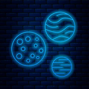 Parlayan neon hattı gezegen simgesi tuğla duvar arka planında izole edildi. Vektör İllüstrasyonu