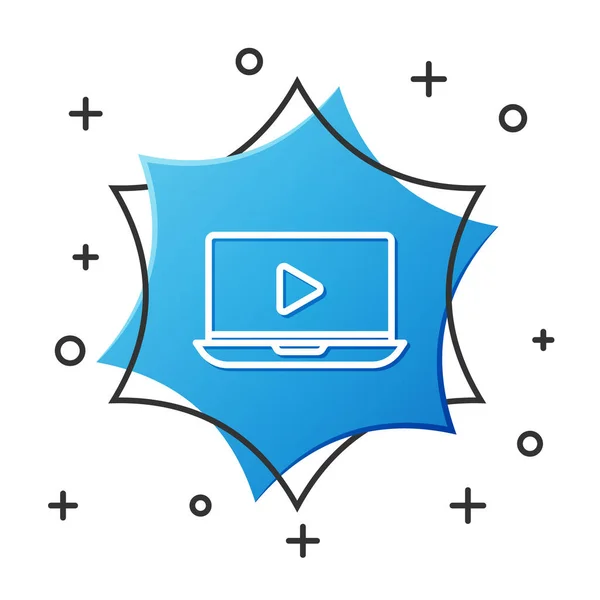 Weiße Linie online spielen Video-Symbol isoliert auf weißem Hintergrund. Laptop und Filmstreifen mit Spielschild. blauer Sechskant-Knopf. Vektorillustration — Stockvektor