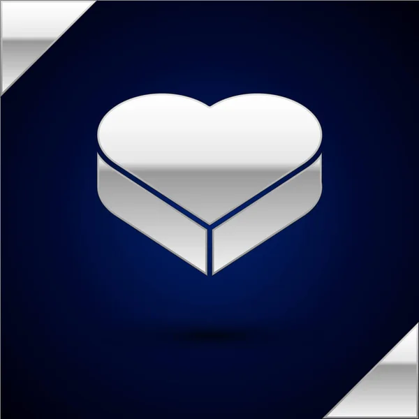 Серебряная Кэнди в форме сердца коробка и значок банта изолированы на темно-синем фоне. День Святого Валентина. Векторная миграция — стоковый вектор