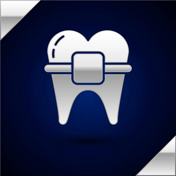 Stříbrné zuby s ikonou rovnátka izolované na tmavomodrém pozadí. Zarovnání kousnutí zubů, zubní řada s rovnátky. Zubní koncept. Vektorová ilustrace — Stockový vektor